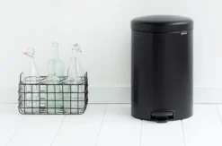 Brabantia NewIcon Prullenbak - 20 L - Matt Black -Brabantia Winkel 1200x792