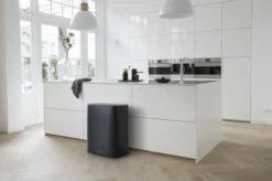 Brabantia Bo Touch Bin Prullenbak - 60 L - Matt Black -Brabantia Winkel 1200x799 101