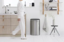 Brabantia Touch Bin Prullenbak - 40 L - Matt Steel Fingerprint Proof -Brabantia Winkel 1200x799 110