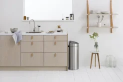 Brabantia Touch Bin Prullenbak - 40 L - Matt Steel Fingerprint Proof -Brabantia Winkel 1200x799 113