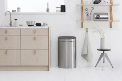 Brabantia Touch Bin Prullenbak - 40 L - Matt Steel Fingerprint Proof -Brabantia Winkel 1200x799 115