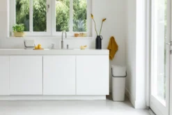 Brabantia Sort & Go Aanrecht Afvalbakje - 3 L - Light Grey -Brabantia Winkel 1200x800 98