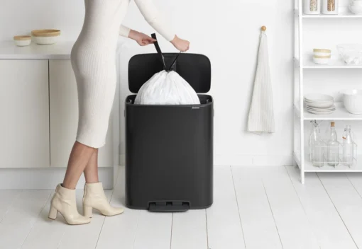 Brabantia Bo Prullenbak - 60 L - Met 80 Vuilniszakken - Matt Black -Brabantia Winkel 1200x828 2