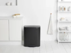 Brabantia Bo Prullenbak - 60 L - Met 80 Vuilniszakken - Matt Black -Brabantia Winkel 1200x900 22