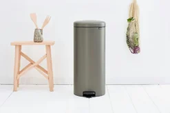 Brabantia Pedaalemmer Newlon 30 Liter Platinum -Brabantia Winkel 2e4cd0cd9cc8dabb608c3397b3e9e044