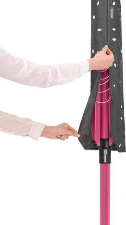 Brabantia Lift-O-Matic Droogmolen Met Metalen Grondanker, Beschermhoes, Wasknijpertasje En Wasknijpers - 50 M - Spring Pink -Brabantia Winkel 672x1200