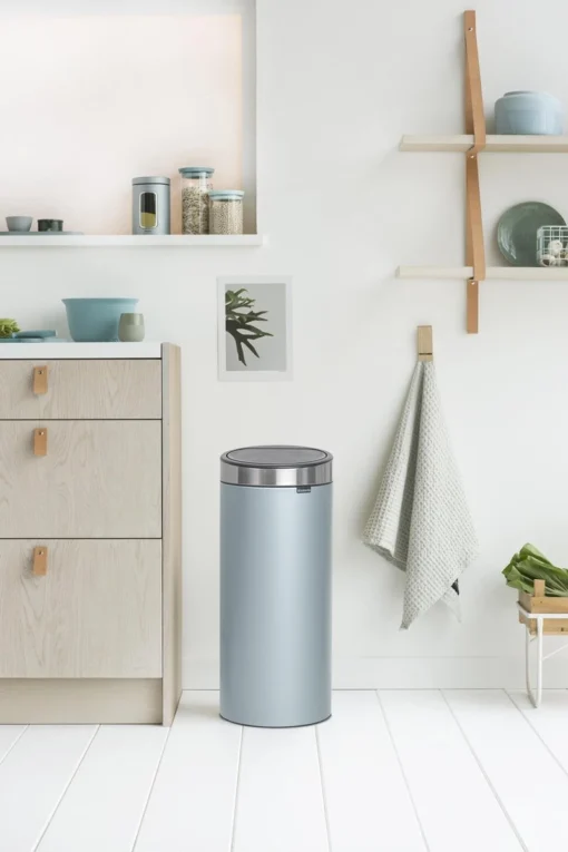 Brabantia Touch Bin Prullenbak - 30 L - Metallic Mint / Matt Steel Fingerprint Proof Deksel -Brabantia Winkel 800x1200 32