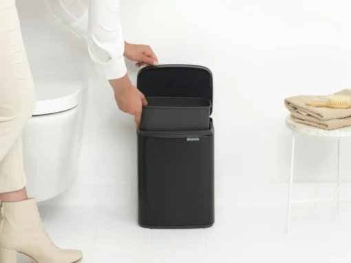 Brabantia Bo Touch Bin 7 Liter Met Kunststof Binnenemmer Matt Black -Brabantia Winkel Bo Waste Bin 7L Matt Black 8710755222900 Brabantia 300dpi 4810x3608px 6 NR 30332