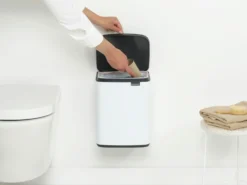 Brabantia Bo Touch Bin 7 Liter Met Kunststof Binnenemmer White -Brabantia Winkel Bo Waste Bin 7L White 8710755222368 Brabantia 300dpi 4810x3608px 6 NR 30286