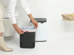 Brabantia Bo Touch Bin 7 Liter Met Kunststof Binnenemmer White -Brabantia Winkel Bo Waste Bin 7L White 8710755222368 Brabantia 300dpi 4810x3608px 6 NR 30288