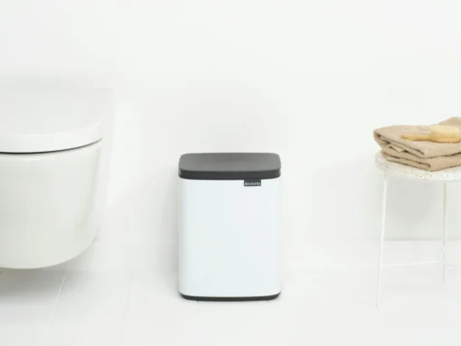 Brabantia Bo Touch Bin 7 Liter Met Kunststof Binnenemmer White -Brabantia Winkel Bo Waste Bin 7L White 8710755222368 Brabantia 300dpi 4810x3608px 6 NR 30293