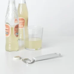 Brabantia Tasty+ Flesopener Light Grey -Brabantia Winkel Bottle Opener TASTY Light Grey 8710755121807 Brabantia 300dpi 4112x4112px 6 NR 15170