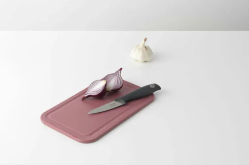 Brabantia Snijplank S Tasty+ Grape Red -Brabantia Winkel Chopping Board Small TASTY Grape Red 8710755123085 Brabantia 300dpi 6861x4547px 6 NR 15390