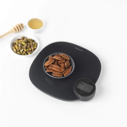 Brabantia Tasty+ Keukenweegschaal Met Dynamo Dark Grey -Brabantia Winkel Kitchen Scales plus TASTY Dark Grey 8710755122880 Brabantia 300dpi 4495x4495px 6 NR 15328