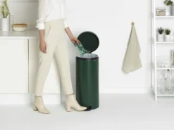 Brabantia Pedaalemmer NewIcon 30 Liter Pine Green -Brabantia Winkel Pedal Bin newIcon 30L Pine Green 8710755304088 Brabantia 300dpi 6256x4692px 6 NR 20823