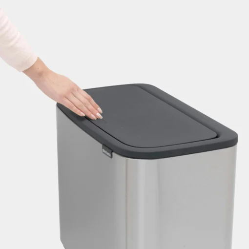 Brabantia Bo Touch Bin 11+23 Liter Matt Steel FPP -Brabantia Winkel Product Detail Shot 315848 316227 316081 Bo Touch Bin 4252x4252px 6 NR 11025