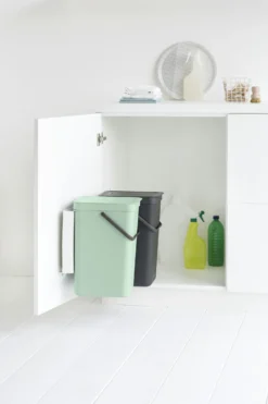 Brabantia Sort En Go Inbouwemmer 2x16 Liter Jade Green Grey -Brabantia Winkel Sort Go Built in Bin 2 x 16L Jade Green Grey 8710755214462 Brabantia 300dpi 3840x5760px 6 NR 25797