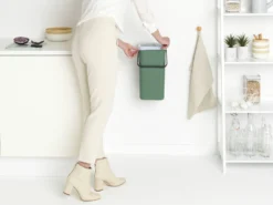 Brabantia Sort & Go Afvalemmer 12 Liter Fir Green -Brabantia Winkel Sort Go Waste Bin 16L Fir Green 8710755129827 Brabantia 300dpi 6630x4972px 6 NR 21352