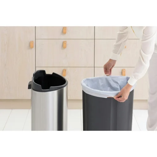 Brabantia Touch Bin New Matt Steel 40 Liter -Brabantia Winkel Touch Bin New 40L Matt Steel 8710755114823 Brabantia 96dpi 1000x1000px 7 NR 13311