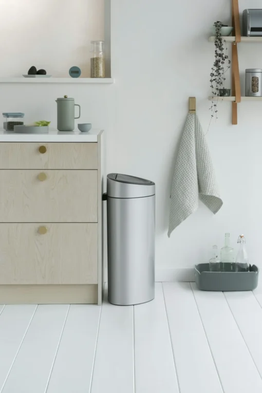 Brabantia Touch Bin New Afvalemmer 40 L Metallic Grey -Brabantia Winkel Touch Bin New 40L Metallic Grey 8710755114922 Brabantia 3840x5760px 6 NR 11083