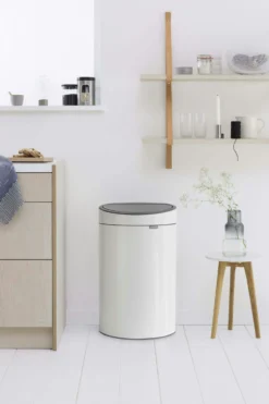 Brabantia Touch Bin 40 Liter White -Brabantia Winkel Touch Bin New 40L White 8710755114984 Brabantia 300dpi 2560x3840px 6 NR 13349